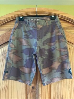 Men RVCA Performance green brown camo hybrid long shorts size 28
